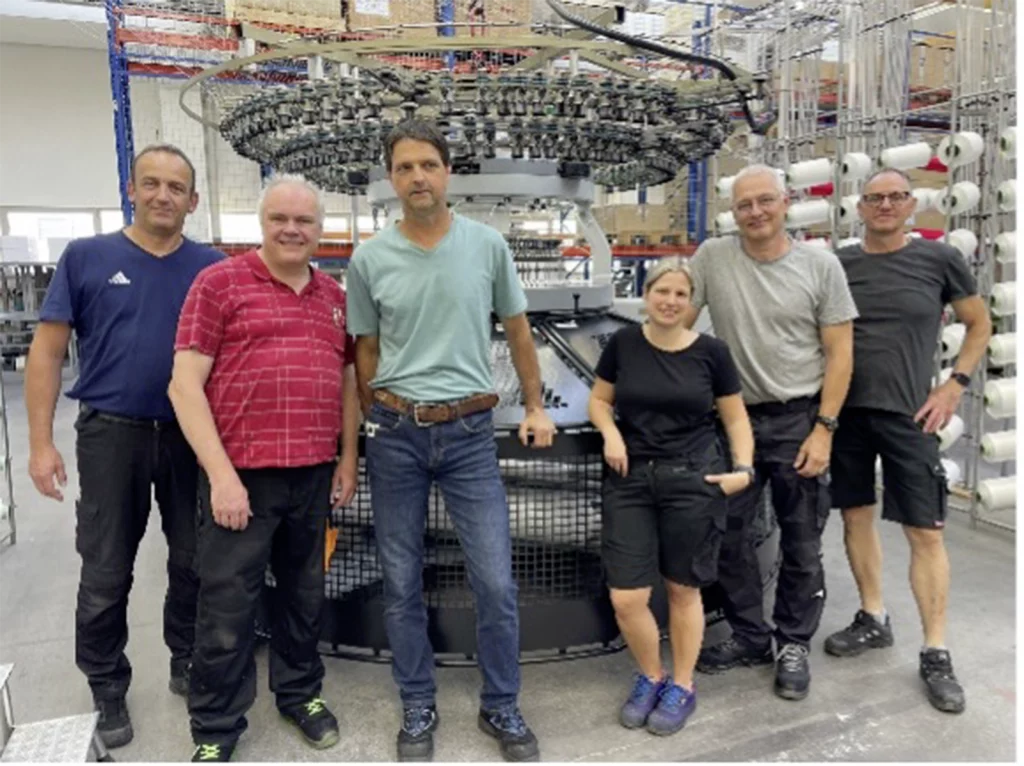 Mayer & Cie Global . Auslieferung der ersten 18 Maschinen -Bild 2